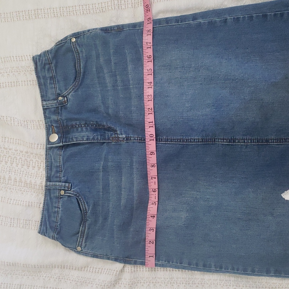 Embroidered Denim Skirt Size 4 - Picture 7 of 11